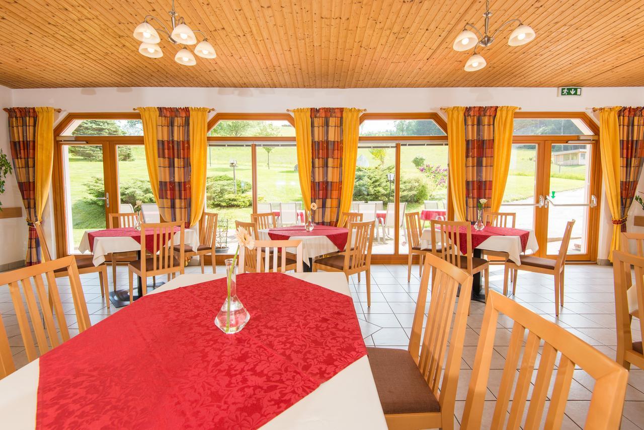 Hotel Gasthof Wiesenhofer à Miesenbach  Extérieur photo